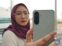 Orang Amerika Tiba-Tiba Berebut HP Samsung, Ini Model Incarannya