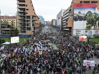 Potret Demo Besar-besaran di Lokasi Gedung Pengeboman NATO, Ada Apa?