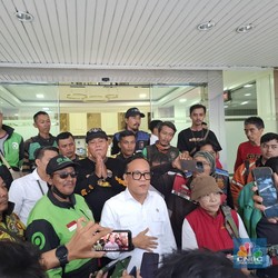 Driver Ojol Kerja 15 Tahun THR Rp 50 Ribu, Ramai-ramai ke Kemnaker