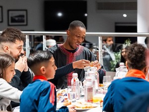 Manchester United Bikin Sejarah, Pertama Kali Gelar Buka Puasa di Old Trafford