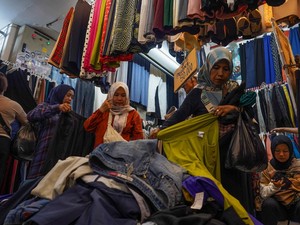Mulai dari Lemari Sendiri, 3 Kebiasaan Ini Bantu Tekan Sampah Fashion