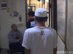 Momen Kiai Ponpes di Ngawi Digiring ke Kantor Polisi Usai Cabuli Santri