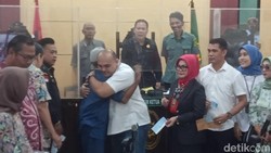 Keluarga Mat Solar Akhirnya Terima Cek Rp 3,3 M Ganti Rugi Tol Cinere-Serpong