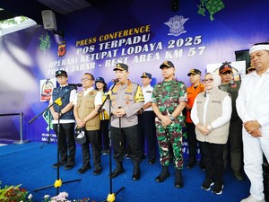 Menko PMK, Kapolri hingga Panglima TNI Tinjau Arus Mudik di Tol Cikampek