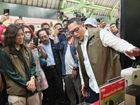 Raksasa Dunia Ramai-Ramai Tarik Kabel Lewat RI
