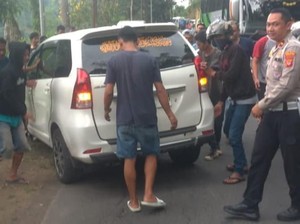 Mobil Pemudik Nyaris Masuk Jurang di Jalur Tengkorak Tasikmalaya