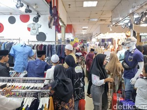 Pedagang ITC Surabaya Sebut Pemburu Baju Lebaran Menurun Dibanding Tahun Lalu