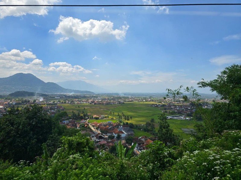 Pemandangan dari jendela kereta api yang melaju di Lebak Jero/Dok: Istimewa. Pemandangan dari jendela kereta api yang melaju di Lebak Jero/Dok: Istimewa.