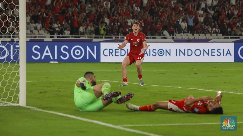 Ole Romeny mencetak gol pertama membawa Indonesia unggul 1-0 atas Bahrain di babak pertama laga Kualifikasi Piala Dunia 2026 Grup C di Stadion Utama Gelora Bung Karno, Senayan, Selasa (25/3/2025) malam WIB. (վ/Faisal Rahman)