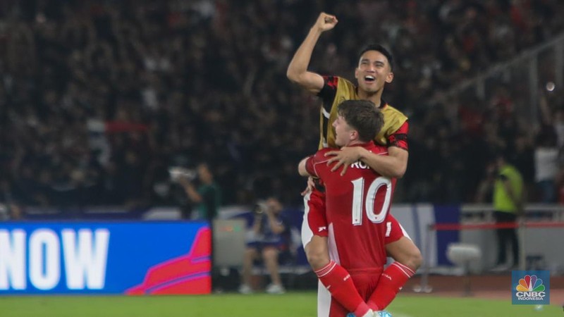 Ole Romeny mencetak gol pertama membawa Indonesia unggul 1-0 atas Bahrain di babak pertama laga Kualifikasi Piala Dunia 2026 Grup C di Stadion Utama Gelora Bung Karno, Senayan, Selasa (25/3/2025) malam WIB. (վ/Faisal Rahman)