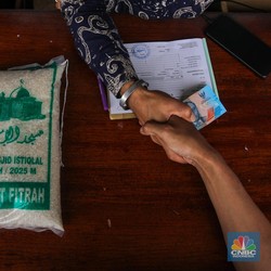 Potret Kesibukan Pembayaran Zakat Fitrah di Masjid Istiqlal