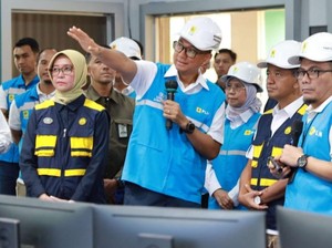 PLN Tambah SPKLU 6 Kali Lipat di Jatim, Bahlil Imbau Pemudik Tak Khawatir