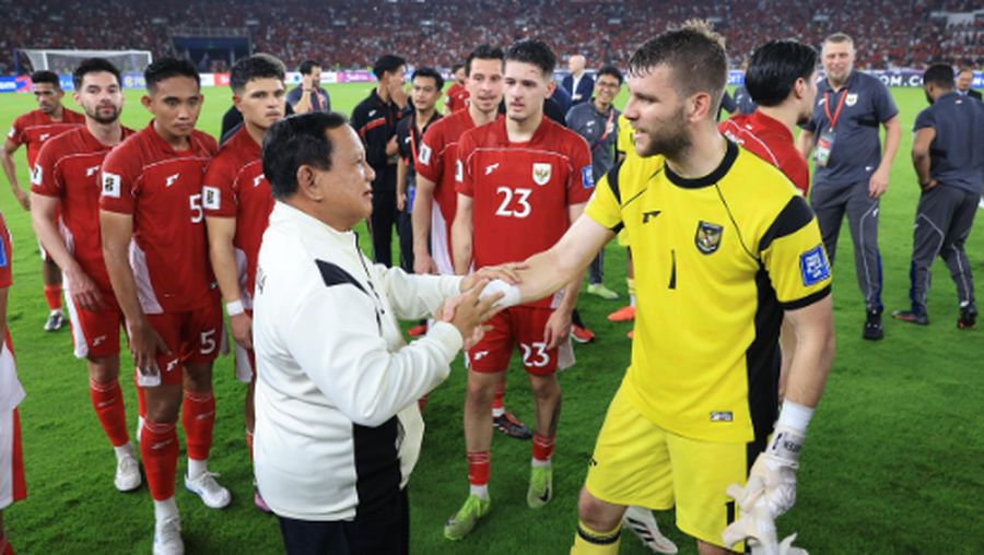 Presiden RI, Prabowo Menonton Langsung Pertandingan Timnas Indonesia vs Bahrain. (Instagram/Prabowo)