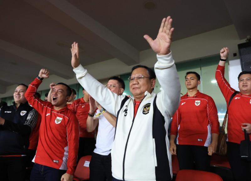 Presiden RI, Prabowo Menonton Langsung Pertandingan Timnas Indonesia vs Bahrain. (Instagram/Prabowo)
