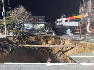 Sinkhole Kedalaman 50 M Muncul di Seoul, Telan 1 Korban Tewas