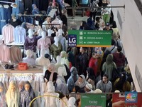 Ekonomi Warga RI Gak Baik-baik Saja: THR Menguap, Belanja Dikit