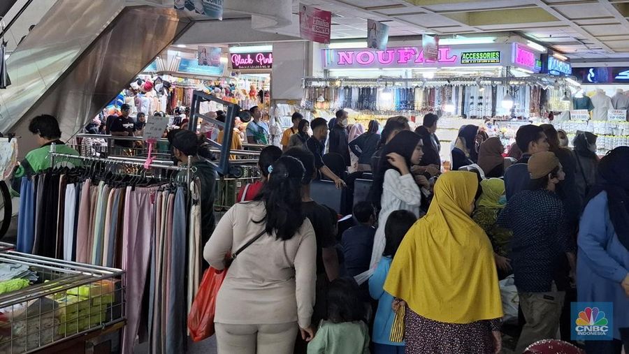 Suasana Pasar Tanah Abang Blok A dan Blok B, Rabu (26/3/2025). (CNBC Indonesia/Chandra)