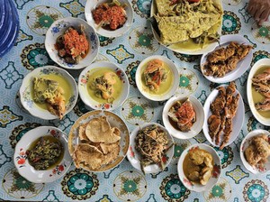 5 Rumah Makan Populer di Padang, Menunya Ayam Bakar hingga Gulai Ikan Karang