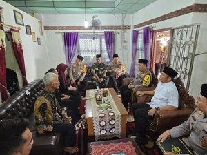 Kapolri Kunjungi Keluarga Aipda Anm Petrus, Sampaikan Dukacita Mendalam