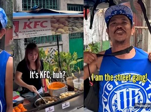 Kocak! Ada KFC Gerobakan yang Menarik Perhatian Turis