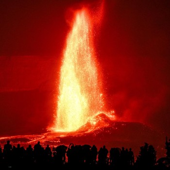 Gunung Kilauea Meletus! Potret Wisatawan Padati Lokasi Saksikan Lava