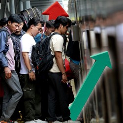Bukti Baru Lebaran Gelap 2025: Jutaan Warga RI Tak Mampu Mudik