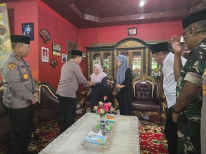 Momen Hangat Kapolri Kunjungi Keluarga AKP Anm Lusiyanto, Ungkap Dukacita Mendalam