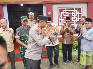 Kapolda Jatim Tinjau Pos Pelayanan Ops Ketupat Semeru 2025 di Pandaan
