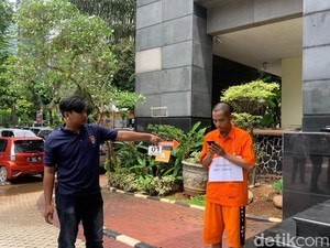Polisi Rekonstruksi Kasus Ojol di Bekasi Dibunuh Teman Tak Tahu Diri