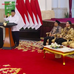 Prabowo-Gibran Bayar Zakat Bareng Menteri di Istana