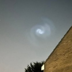 Cahaya Biru Muncul di Langit Eropa, Ternyata Ini Penyebabnya