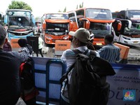 Potret Terminal Kampung Rambutan Mulai Dipadati Pemudik
