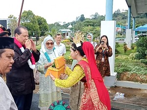 Video: Chairul Tanjung Pulang Kampung ke Sibolga, Ziarah dan Bagikan Zakat
