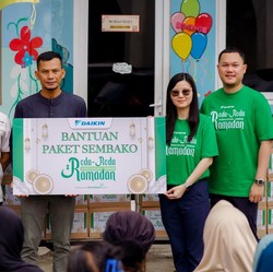 Berbagi di Ramadan, DAIKIN Salurkan 1.000 Paket Sembako ke Masyarakat