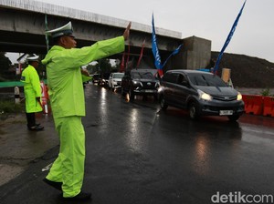 Exit Tamanmartani Mulai Padat Kendaraan, Puncak Mudik Diprediksi Hari Ini-Besok