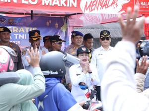 Wali Kota Semarang Sambut Ribuan Pemudik Naik Kapal Perang