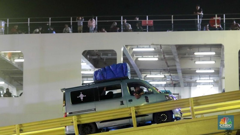 uasana Pelabuhan Merak saat Puncak Arus Mudik Lebaran. (CNBC Indonesia/Muhammad sabki)