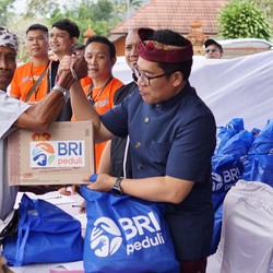Peringati Hari Raya Nyepi, BRI Bagikan Sembako Hingga Renovasi Pura