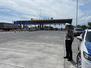 800 Kendaraan Per Jam Masuk Tol Singosari Malang Sabtu 29 Maret 2025