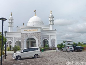 Ada Masjid Ar Rahman, Bangunan Megah di Jalur Mudik Alternatif Menuju Magetan