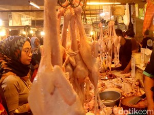 Lonjakan Pengunjung di Pasar Kosambi Jadi Berkah bagi Pedagang
