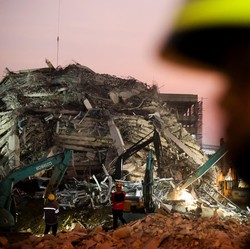Gedung Pencakar Langit Ambruk usai Gempa, Kontraktor China Diselidiki