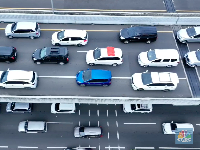 H-2 Lebaran, Penampakan Arus Mudik di Tol Jakarta-Cikampek Masih Padat
