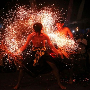 Ada Ogoh-Ogoh Raksasa! Potret Rangkaian Ritual Hari Raya Nyepi di Bali