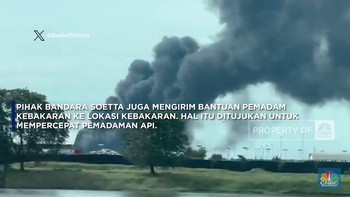 Video: Imbas Asap Kebarakan Limbah Plastik, Runway 3 Soetta Ditutup