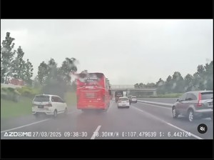 Detik-detik Avanza Nyalip dari Bahu Jalan Berujung Kecelakaan
