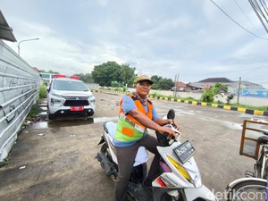 Cerita Oni, Arsitek yang Jadi Tukang Ojek Konvensional di Cirebon