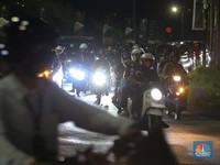 Intip Penampakan Pemudik Motor 'Rajai' Jalur Mudik Arteri Karawang