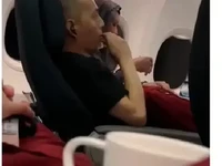 Penumpang Pesawat Rute Jakarta-Medan Merokok Vape, Garuda Buka Suara