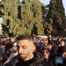 Warga Palestina Laksanakan Shalat Id Di Masjid Al Aqsa